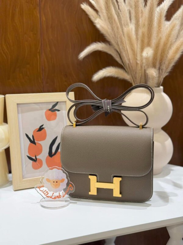 Constance Mini